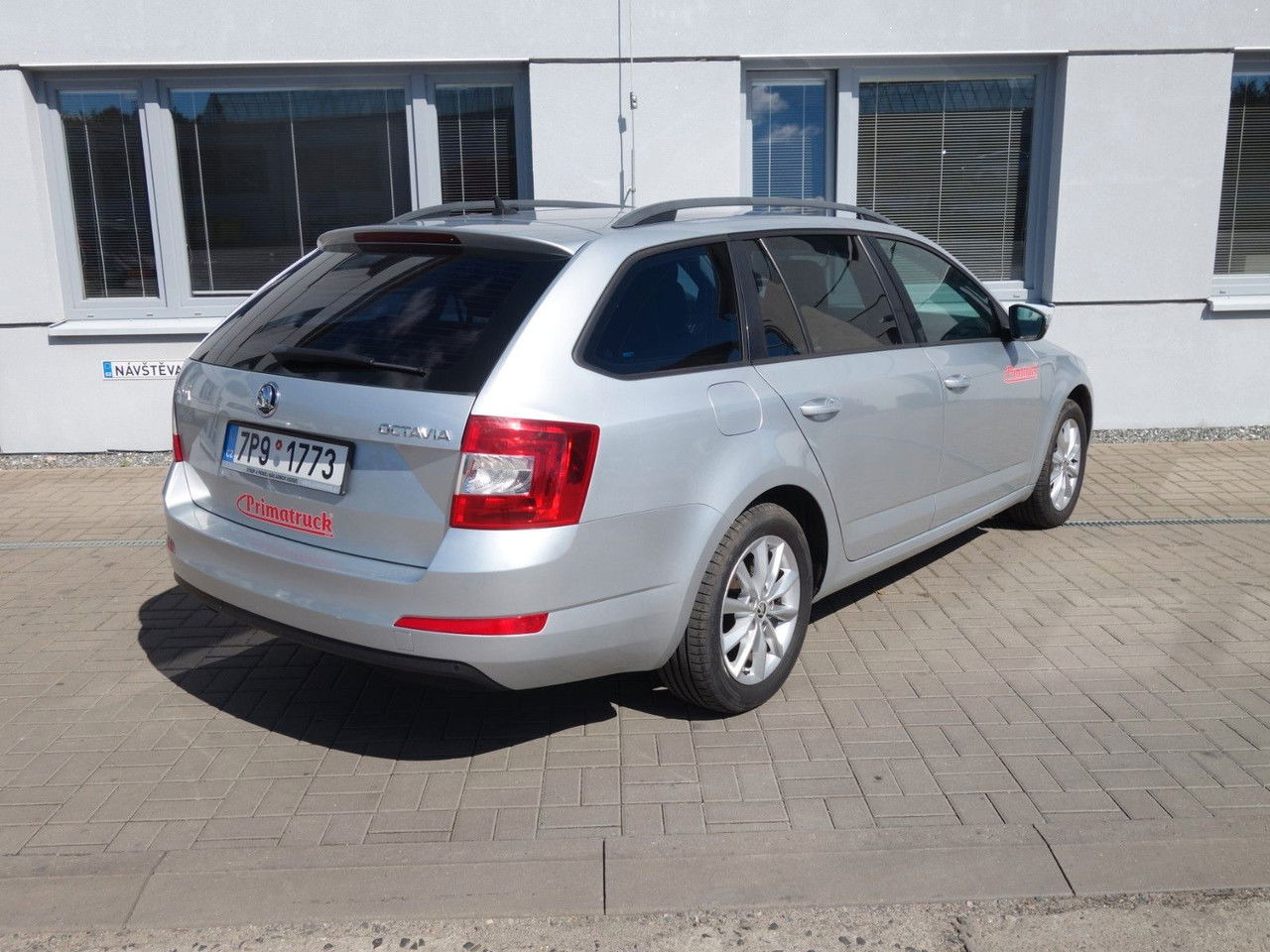 Škoda Octavia Combi Ambition 1,6 TDI, DSG, Navi, Clima - Carrinha: foto 5 Škoda Octavia Combi Ambition 1,6 TDI, DSG, Navi, Clima - Carrinha: foto 5