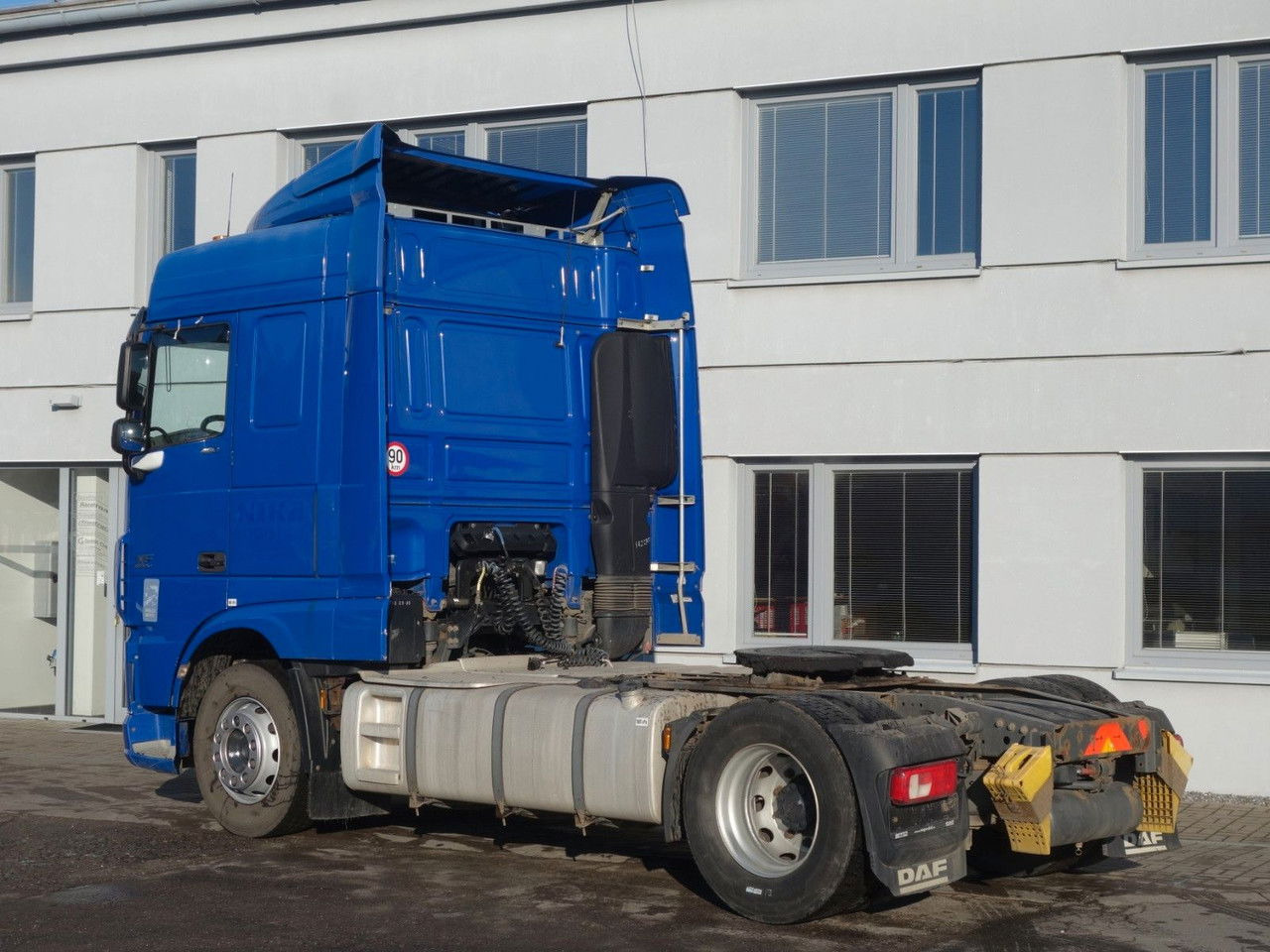 DAF XF 460 SC Standard E6, Standklima - Tractor: foto 4 DAF XF 460 SC Standard E6, Standklima - Tractor: foto 4