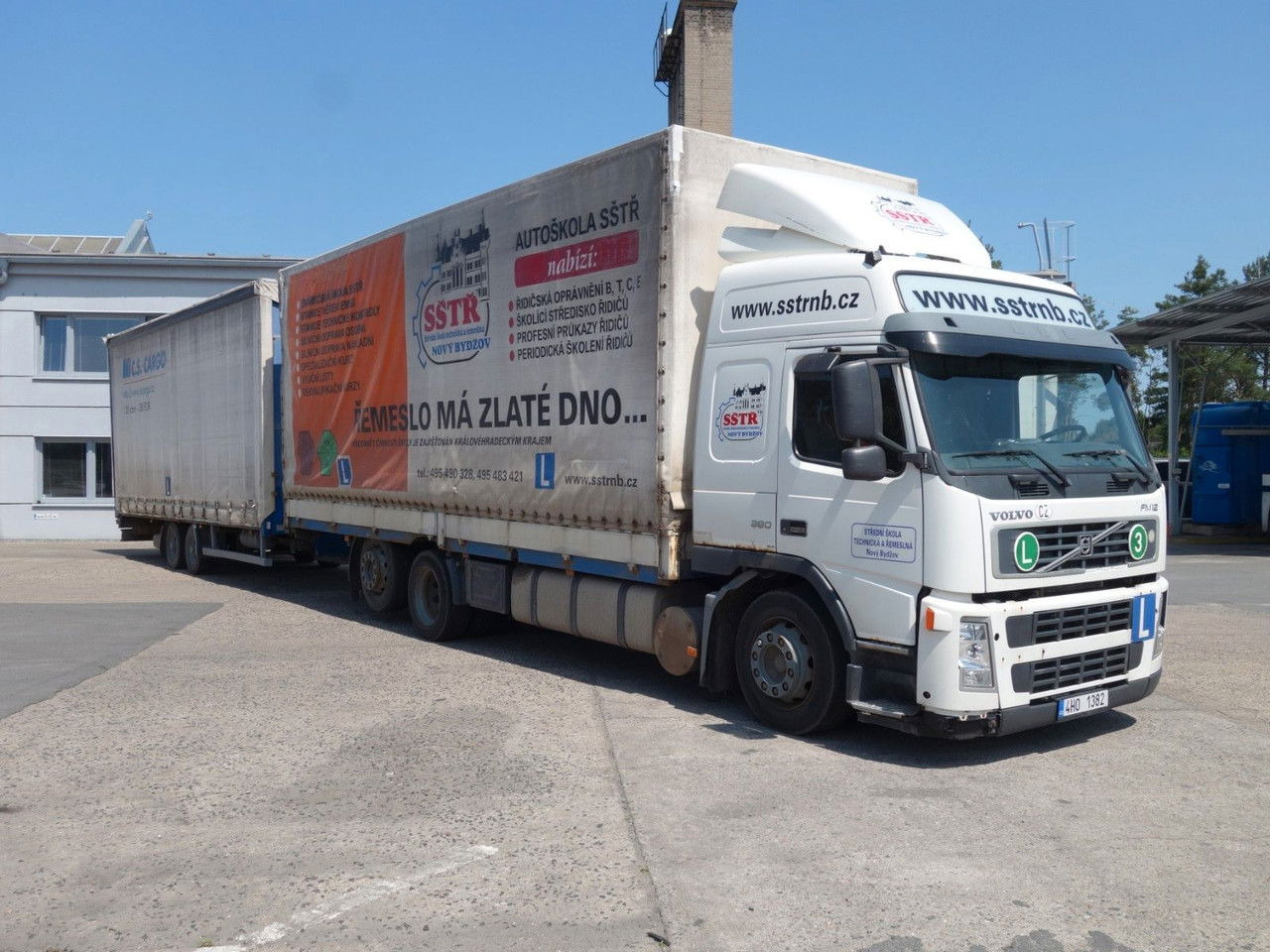 Volvo FM 380 6x2 + Panav Anhänger - Camião de lona: foto 3 Volvo FM 380 6x2 + Panav Anhänger - Camião de lona: foto 3