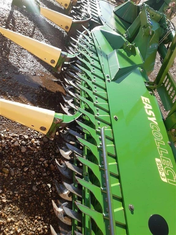 Krone Easy Collect 900 - Máquina para produção de feno: foto 4 Krone Easy Collect 900 - Máquina para produção de feno: foto 4