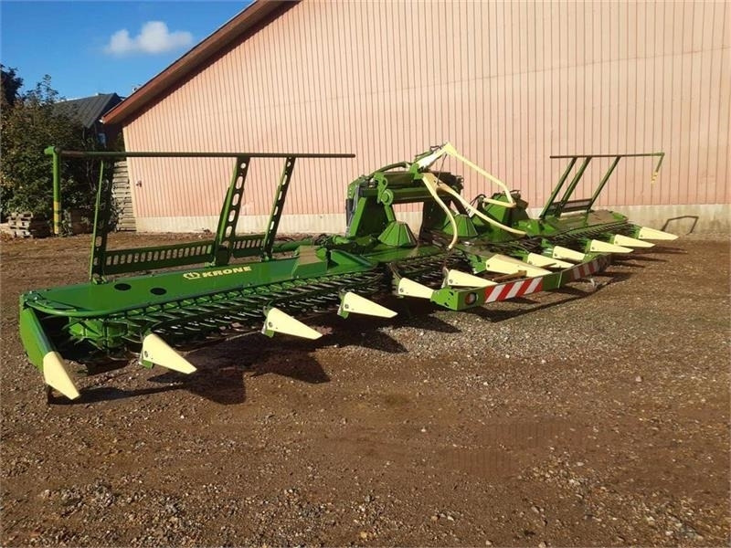 Krone Easy Collect 900 - Máquina para produção de feno: foto 1 Krone Easy Collect 900 - Máquina para produção de feno: foto 1