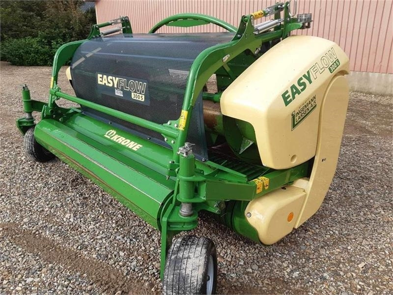Krone EasyFlow 300S - Máquina para produção de feno: foto 2 Krone EasyFlow 300S - Máquina para produção de feno: foto 2