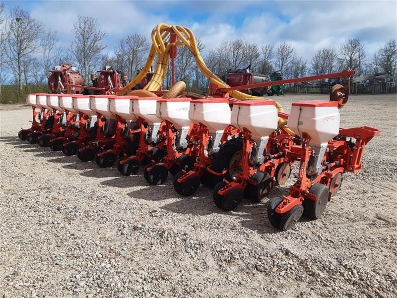 Maschio Gaspardo Manta XL 12 rk med PA1 fronttank - Semeadeira: foto 1 Maschio Gaspardo Manta XL 12 rk med PA1 fronttank - Semeadeira: foto 1