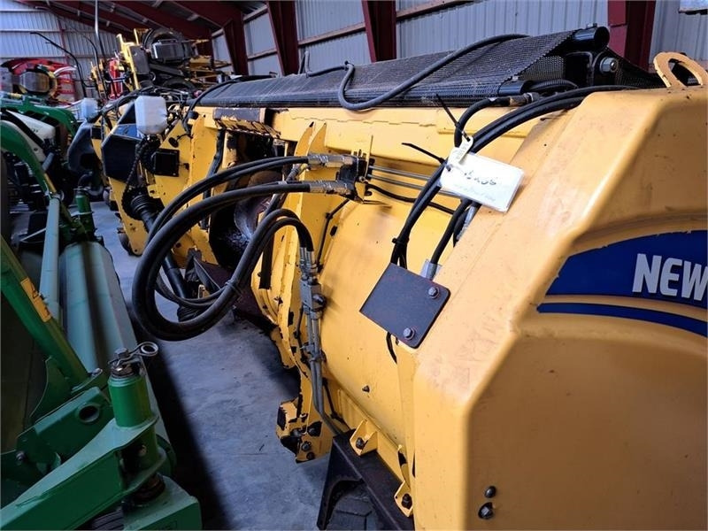 New Holland 283 Header - Máquina para produção de feno: foto 1 New Holland 283 Header - Máquina para produção de feno: foto 1