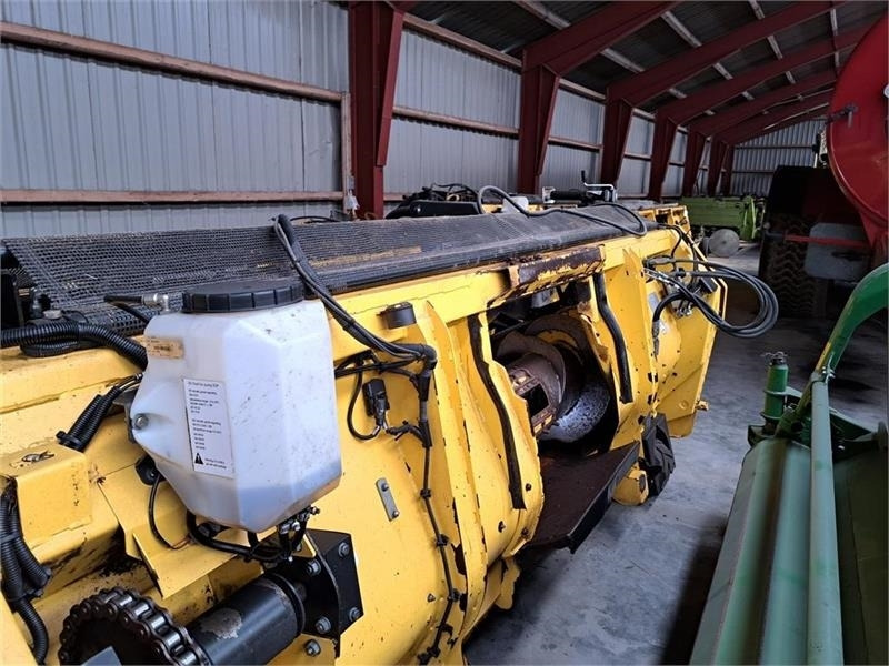 New Holland 283 Header - Máquina para produção de feno: foto 5 New Holland 283 Header - Máquina para produção de feno: foto 5