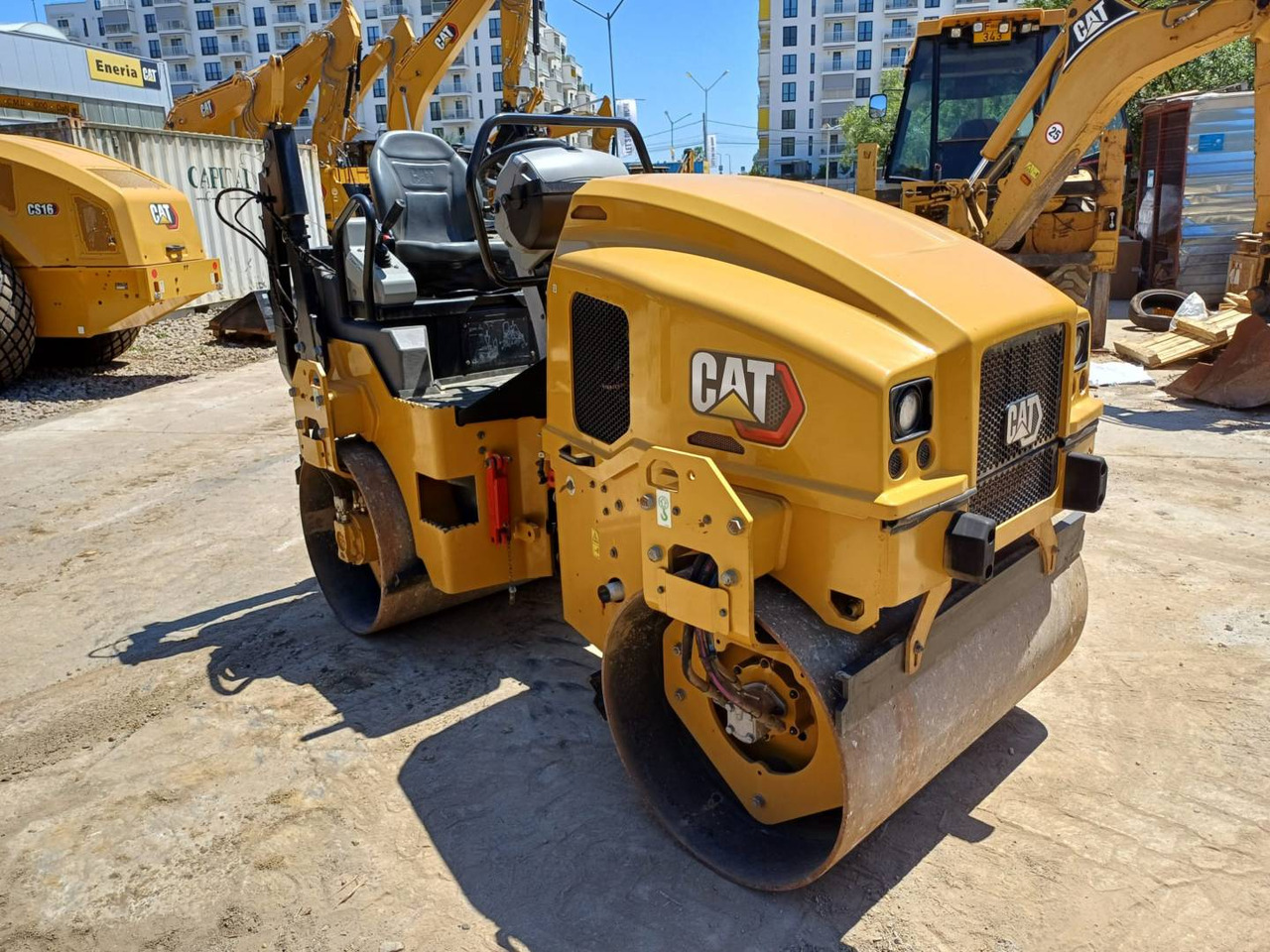 CAT CB2.7-03GC - Compactador pequeno de asfalto: foto 2 CAT CB2.7-03GC - Compactador pequeno de asfalto: foto 2