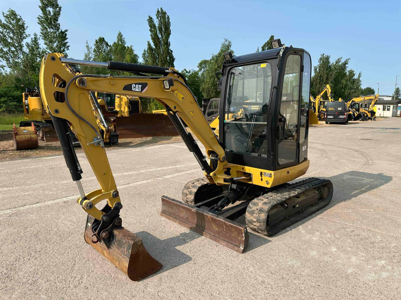 CAT 302.7DCR - Escavadora de rastos: foto 1 CAT 302.7DCR - Escavadora de rastos: foto 1