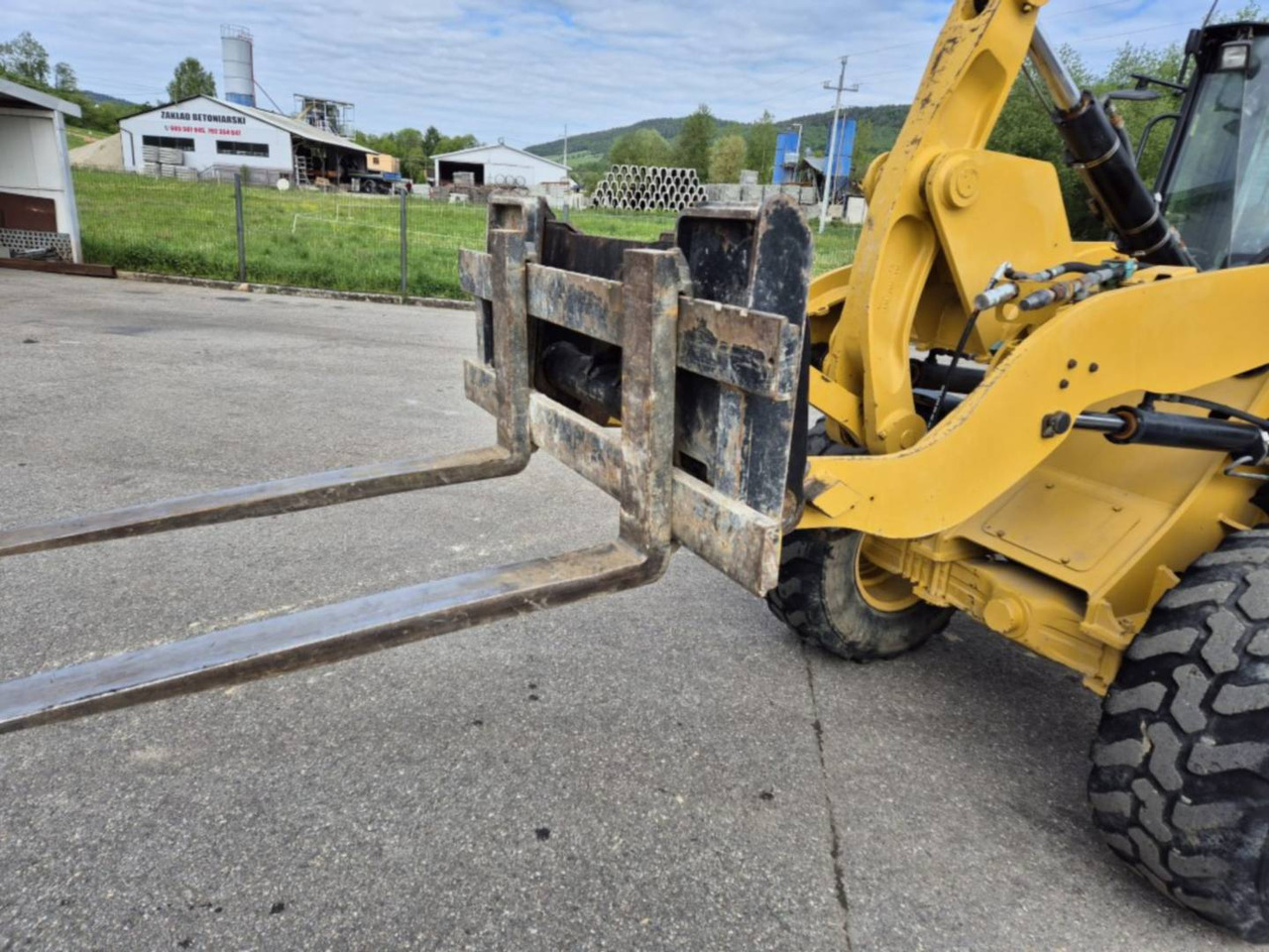 Pá carregadora de rodas CAT 906H: foto 8