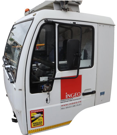 MAN F20L51 L2000 81.60000-7690 - Cabine e interior por Camião: foto 2 MAN F20L51 L2000 81.60000-7690 - Cabine e interior por Camião: foto 2