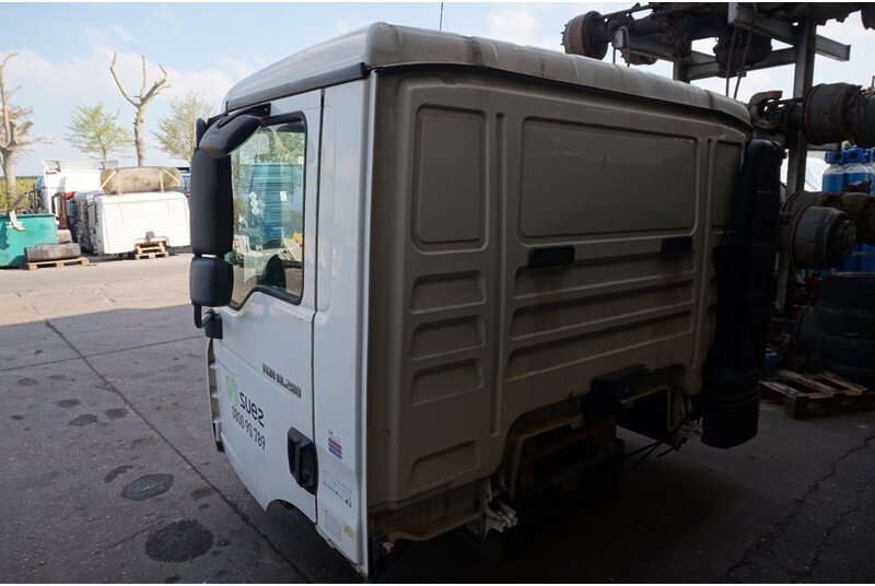 MAN F99L10 TGM 6 CYL 81.60000-7786 - Cabine e interior por Camião: foto 4 MAN F99L10 TGM 6 CYL 81.60000-7786 - Cabine e interior por Camião: foto 4