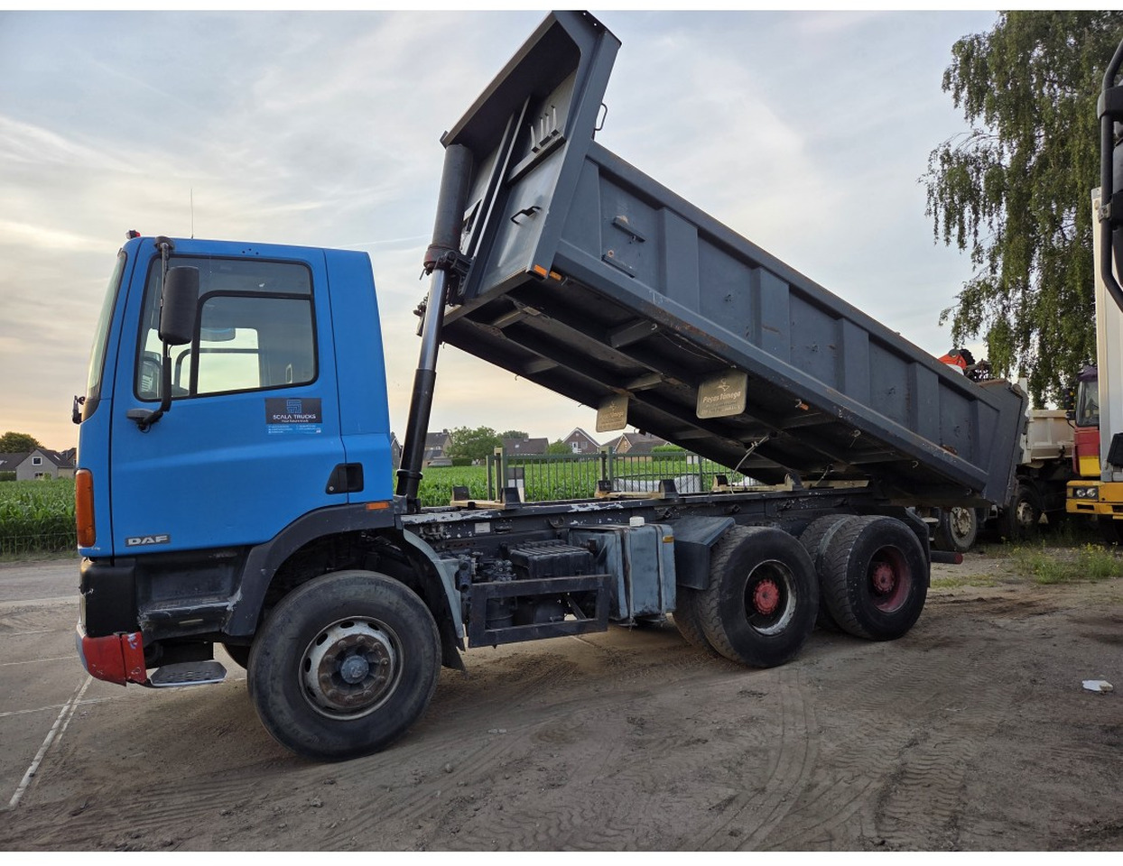 DAF 85 400 ATI 6x4 Tipper - Camião basculante: foto 3 DAF 85 400 ATI 6x4 Tipper - Camião basculante: foto 3