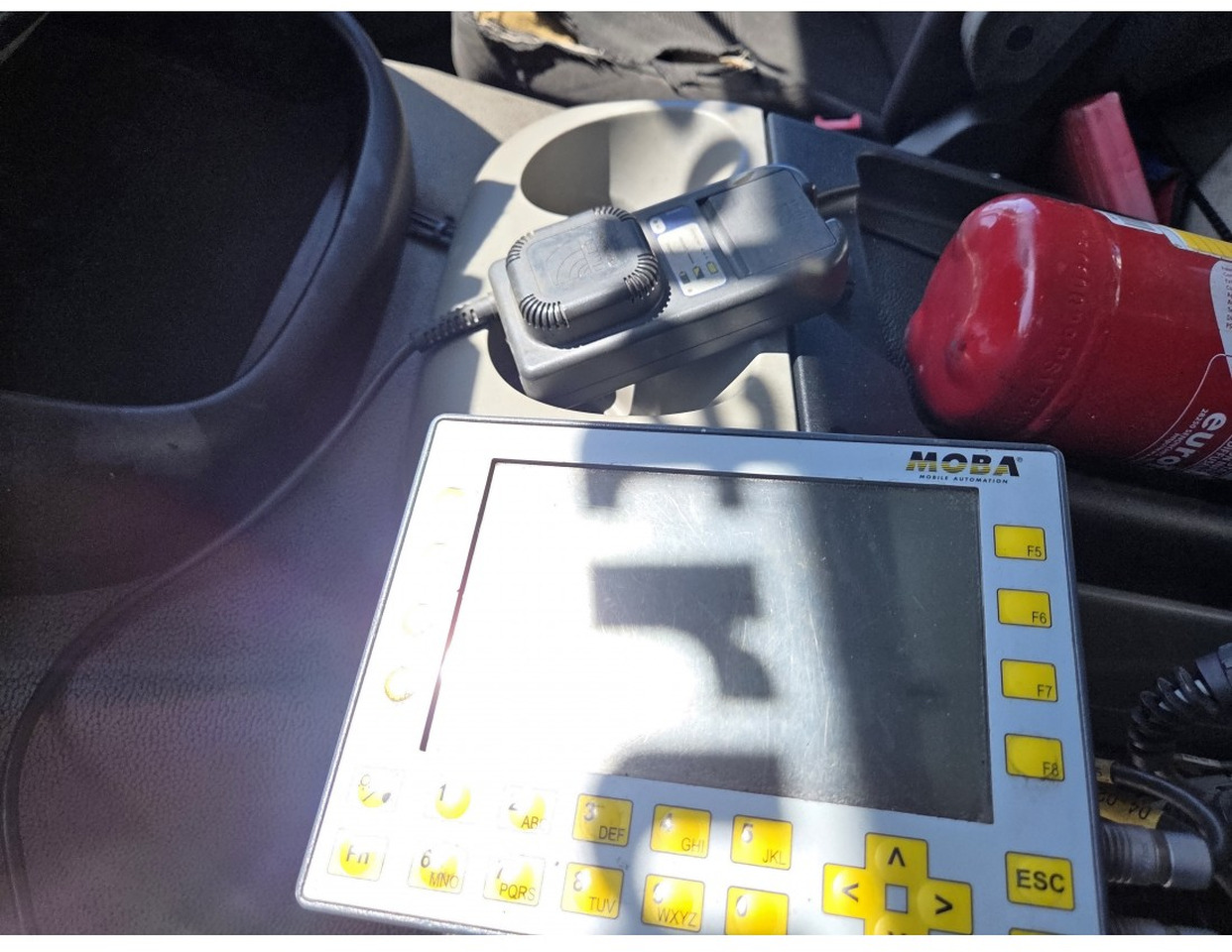 Camião basculante, Camião grua DAF CF85.410 6x2 steering axle lenk Tipper Crane HIAB J1320Z: foto 15