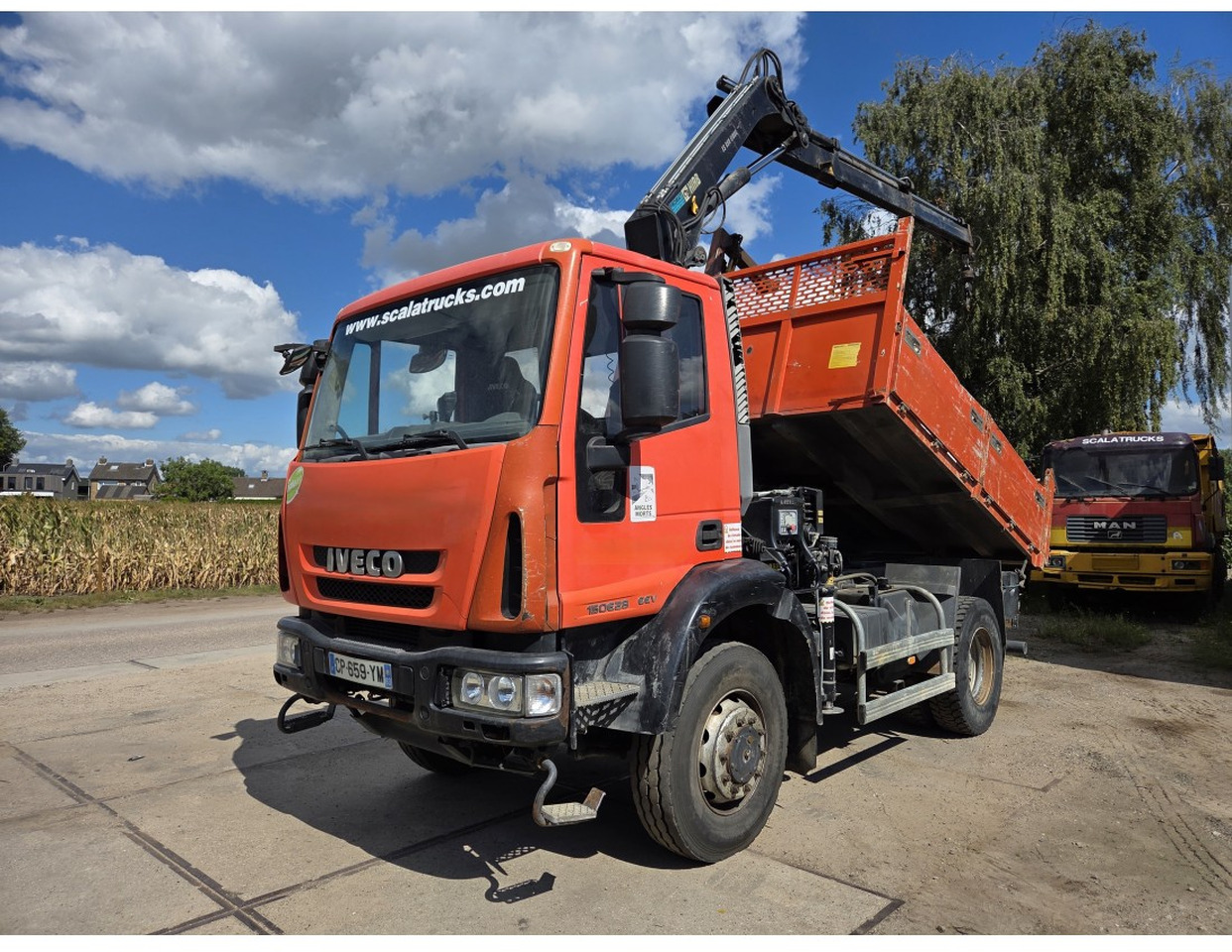 IVECO EUROCARGO 150E28 4X4 TIPPER CRANE HIAB 099 ES-2 - Camião basculante, Camião grua: foto 1 IVECO EUROCARGO 150E28 4X4 TIPPER CRANE HIAB 099 ES-2 - Camião basculante, Camião grua: foto 1