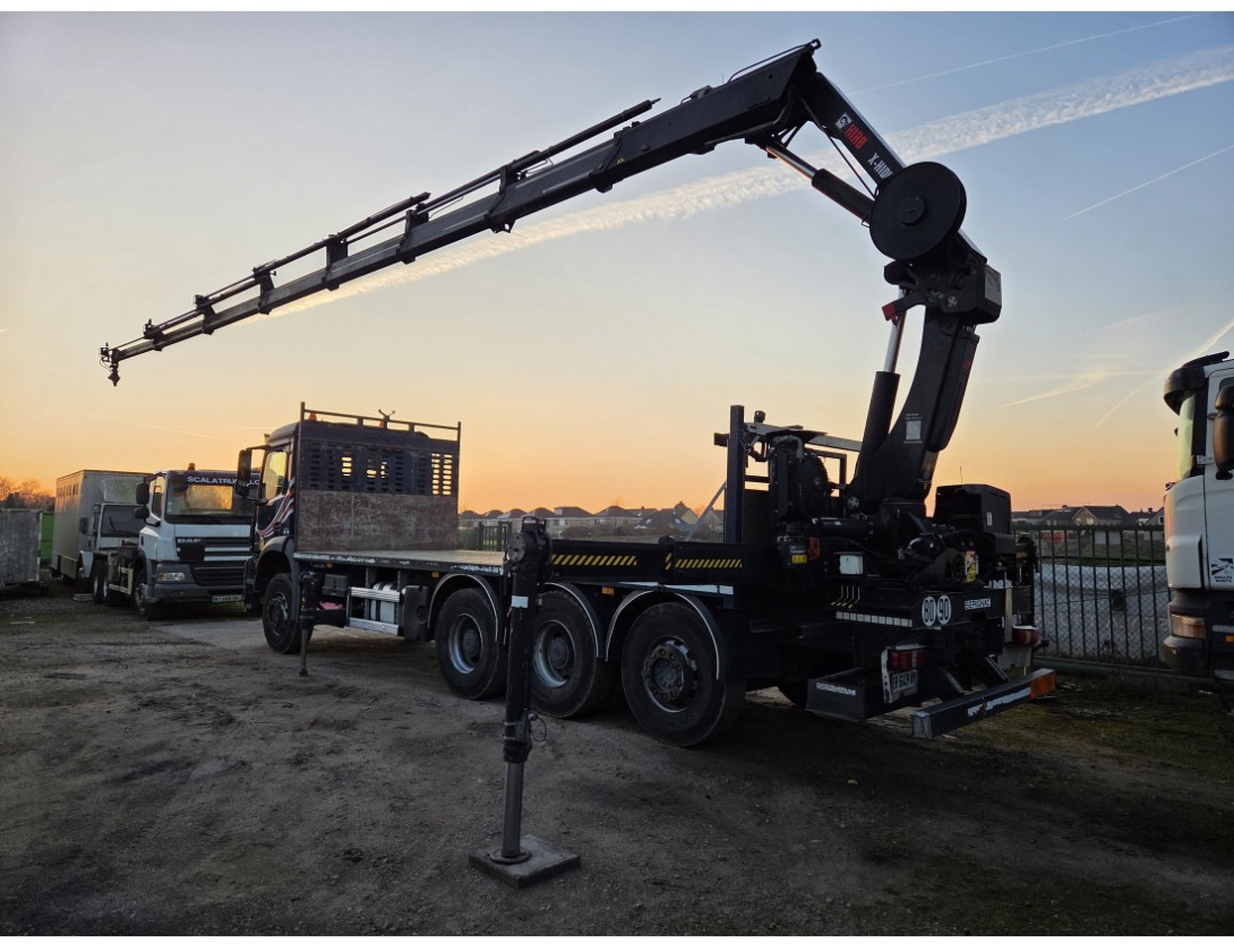 Mercedes Arocs 3240 8x4 Open Truck Crane HIAB X-HIDUO 258 E-7 7 extensions - Camião de caixa aberta/ Plataforma, Camião grua: foto 5 Mercedes Arocs 3240 8x4 Open Truck Crane HIAB X-HIDUO 258 E-7 7 extensions - Camião de caixa aberta/ Plataforma, Camião grua: foto 5