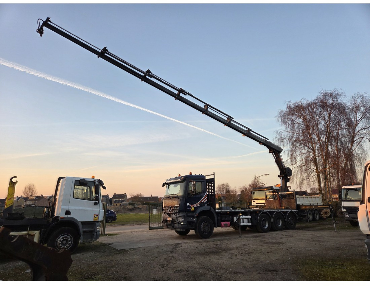 Mercedes Arocs 3240 8x4 Open Truck Crane HIAB X-HIDUO 258 E-7 7 extensions - Camião de caixa aberta/ Plataforma, Camião grua: foto 1 Mercedes Arocs 3240 8x4 Open Truck Crane HIAB X-HIDUO 258 E-7 7 extensions - Camião de caixa aberta/ Plataforma, Camião grua: foto 1