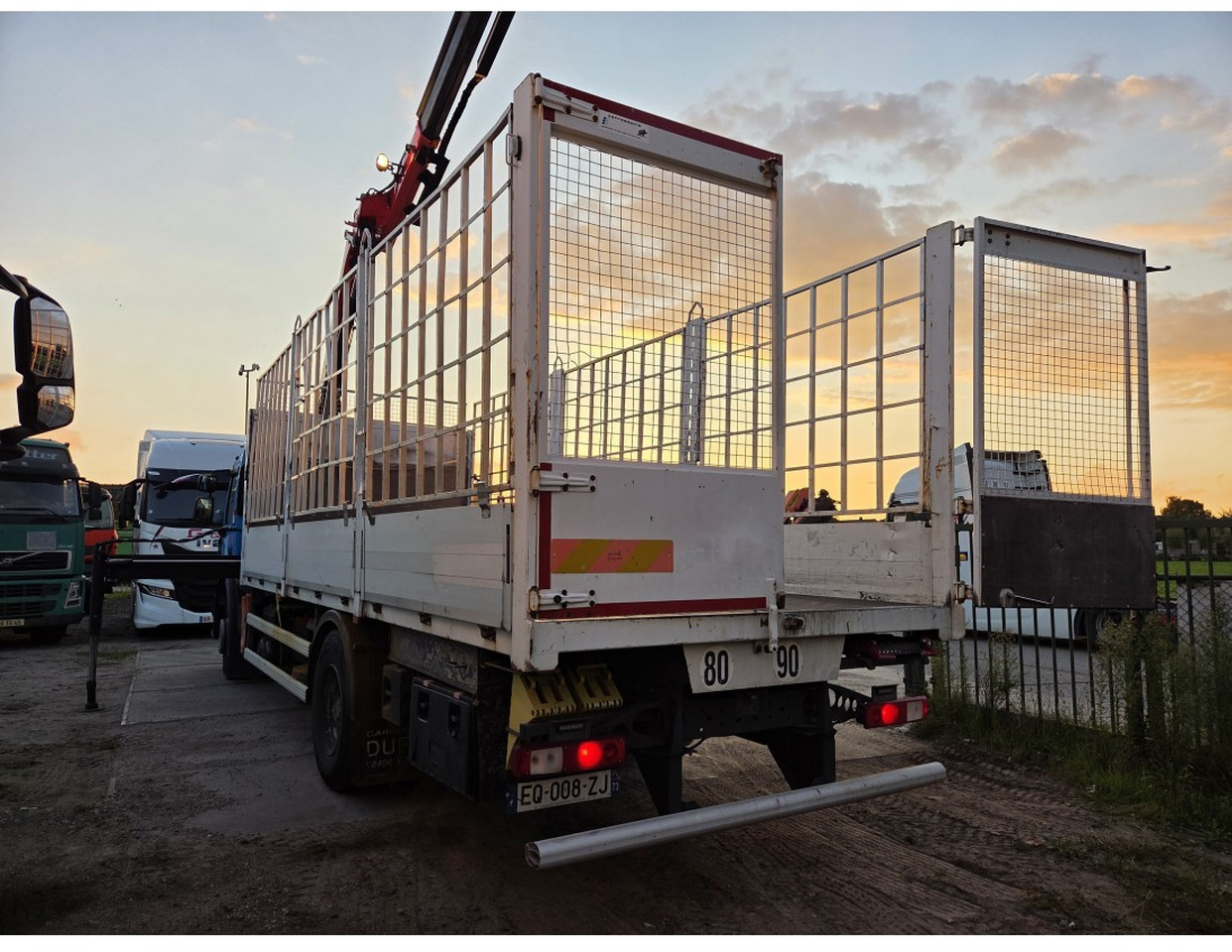 Renault C 280 4X2 Palfinger PK12002 EH Kran Crane Remote Control Automat flatbed truck - Camião de caixa aberta/ Plataforma, Camião grua: foto 2 Renault C 280 4X2 Palfinger PK12002 EH Kran Crane Remote Control Automat flatbed truck - Camião de caixa aberta/ Plataforma, Camião grua: foto 2