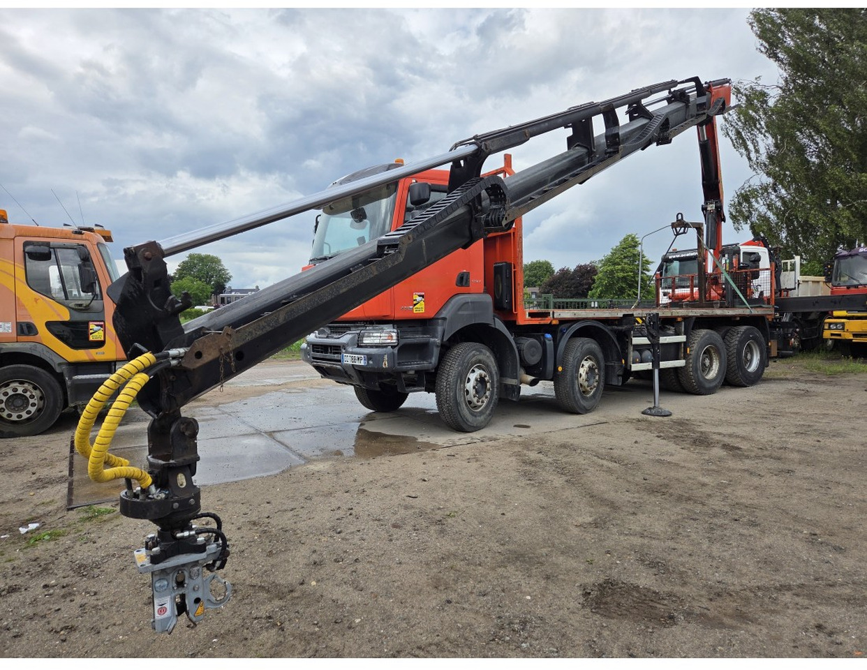 Renault Kerax 430 8X4 Flatbed Crane Palfinger PK26002EH 26 ton 5 Extensions *Retarder - Camião de caixa aberta/ Plataforma, Camião grua: foto 5 Renault Kerax 430 8X4 Flatbed Crane Palfinger PK26002EH 26 ton 5 Extensions *Retarder - Camião de caixa aberta/ Plataforma, Camião grua: foto 5