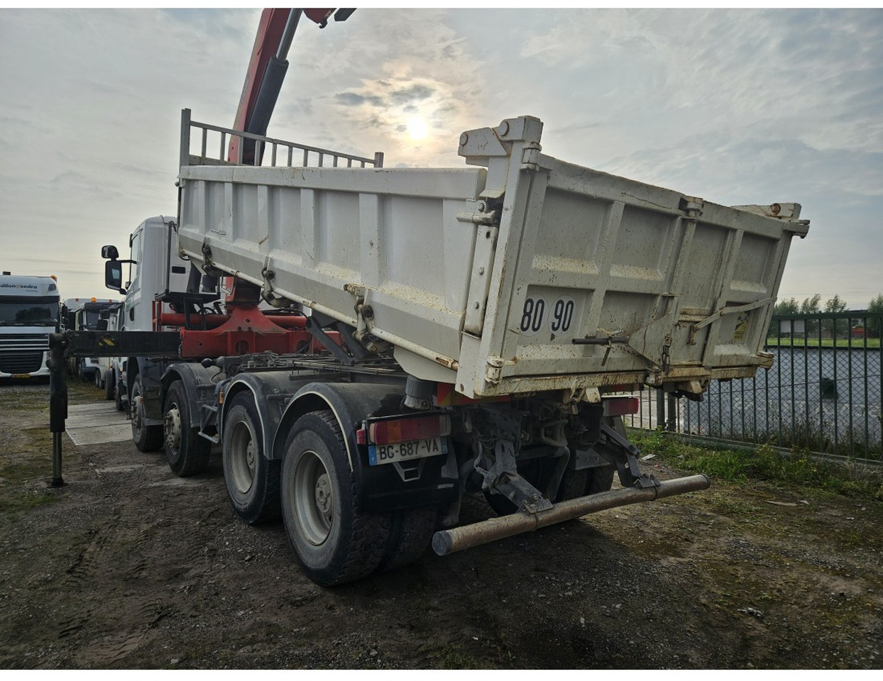 Scania R420 8x4 Tipper Crane Palfinger 23500 - Camião basculante, Camião grua: foto 4 Scania R420 8x4 Tipper Crane Palfinger 23500 - Camião basculante, Camião grua: foto 4