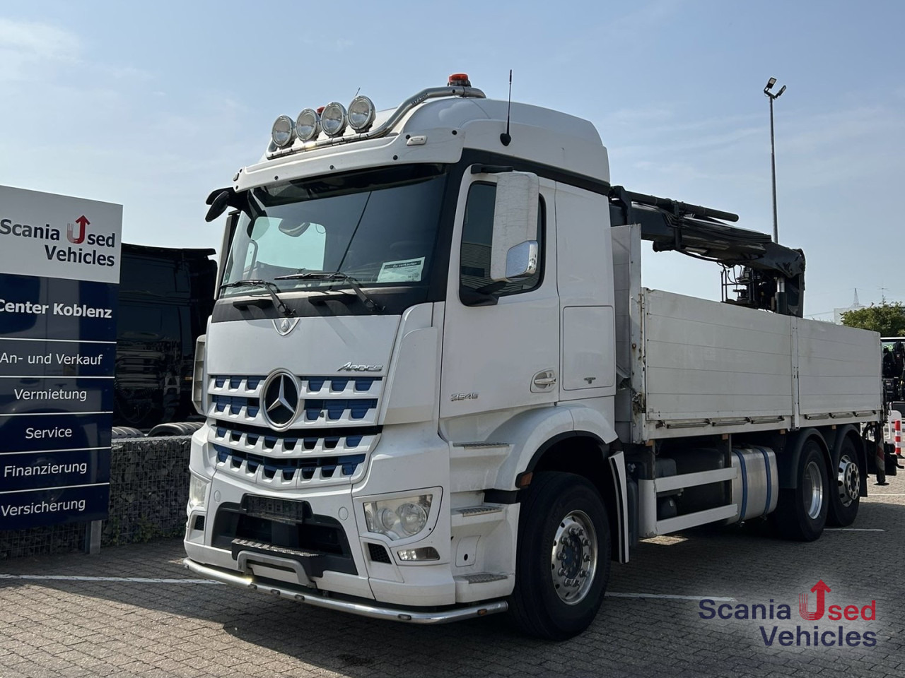 MERCEDES-BENZ Arocs 2545 - 6x2 - HIAB 166K PRO mit Steinzange - Camião de caixa aberta/ Plataforma, Camião grua: foto 1 MERCEDES-BENZ Arocs 2545 - 6x2 - HIAB 166K PRO mit Steinzange - Camião de caixa aberta/ Plataforma, Camião grua: foto 1