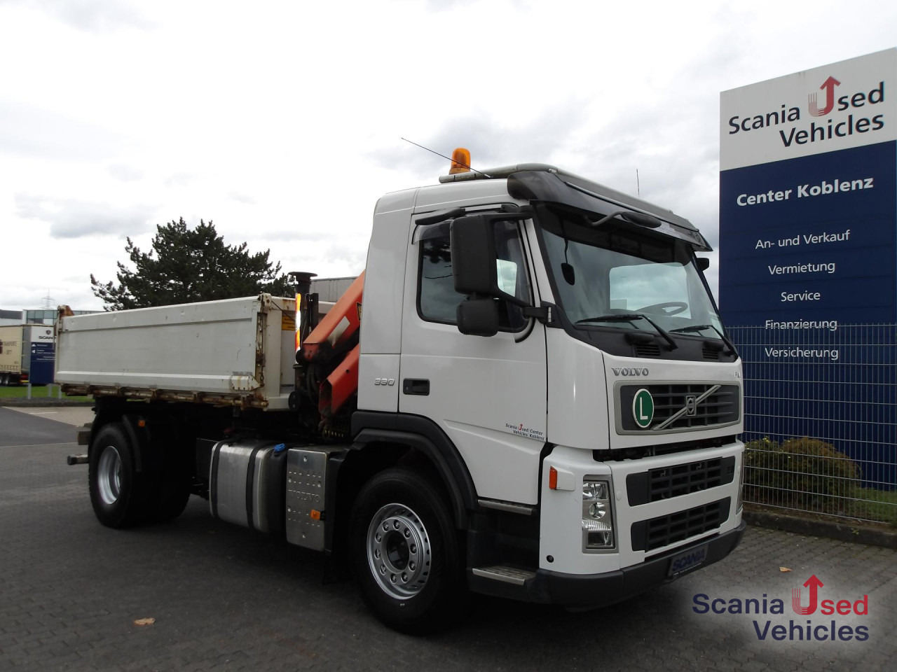 VOLVO FM 330 - PALFINGER PK 11001K - KEMPF DSK - Camião basculante: foto 1 VOLVO FM 330 - PALFINGER PK 11001K - KEMPF DSK - Camião basculante: foto 1