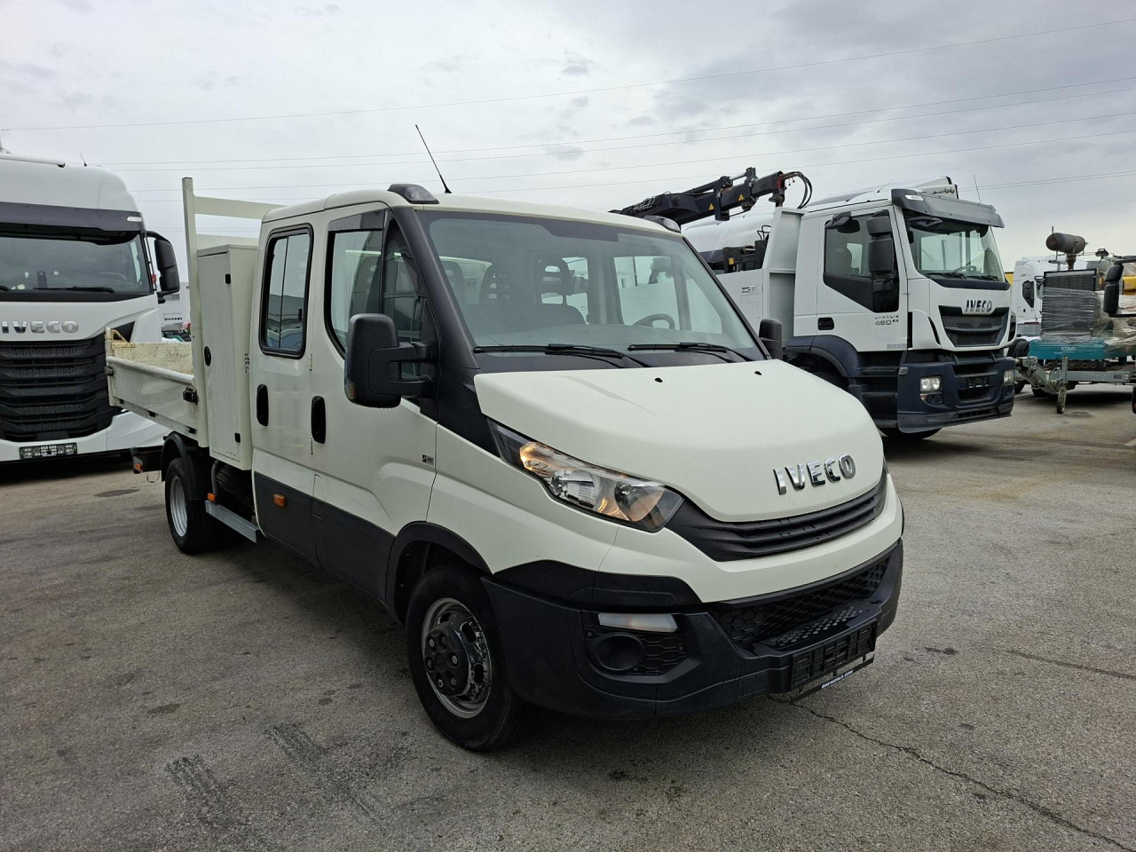 IVECO Daily 35C12D - Carrinha basculante, Carrinha cabine dupla: foto 2 IVECO Daily 35C12D - Carrinha basculante, Carrinha cabine dupla: foto 2