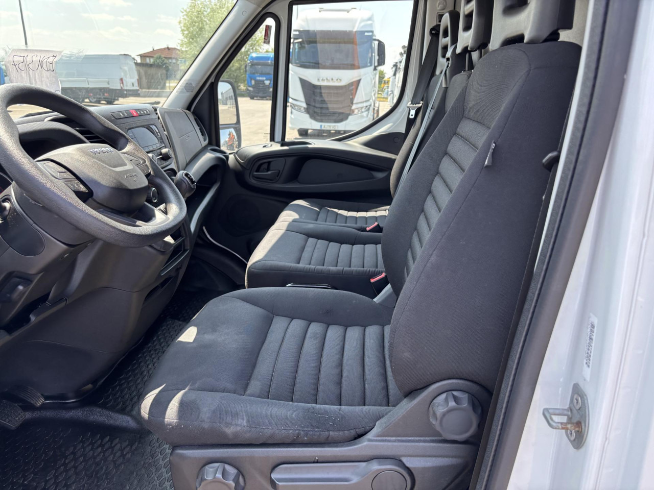 Furgão IVECO Daily 35C16H: foto 12