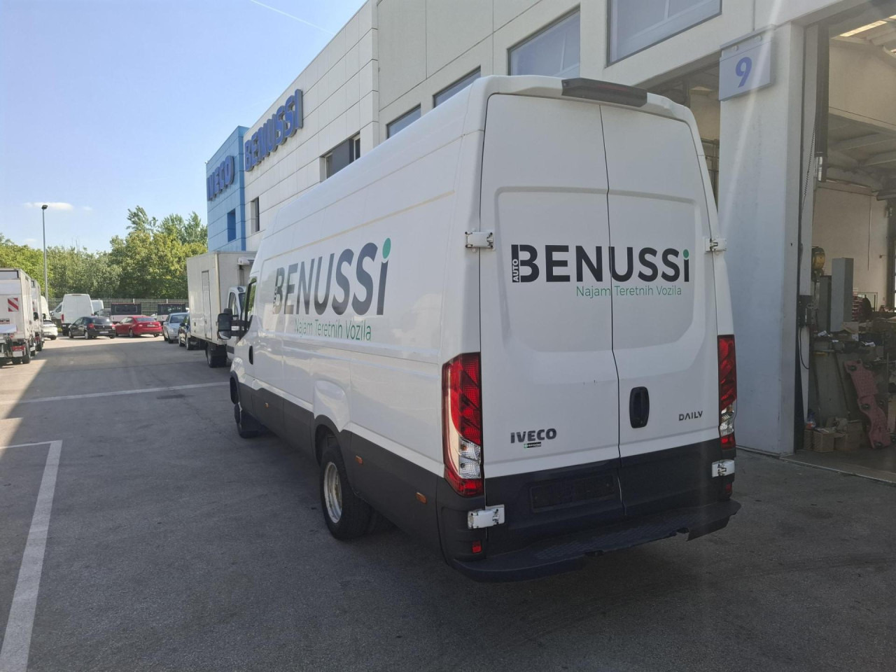 IVECO Daily 35C18H V - Furgão de passageiros: foto 4 IVECO Daily 35C18H V - Furgão de passageiros: foto 4