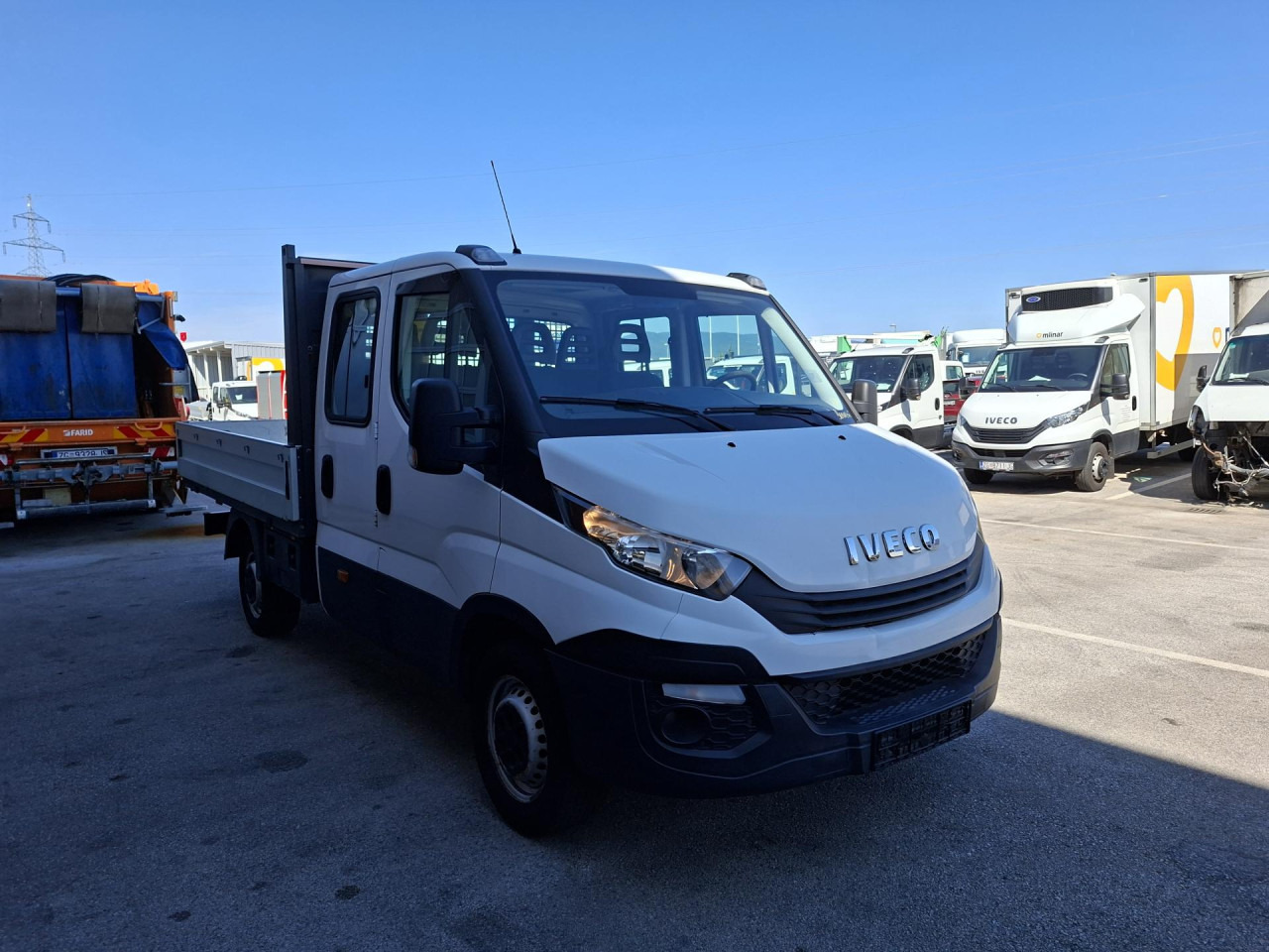 IVECO Daily 35S12 - Furgão, Carrinha cabine dupla: foto 2 IVECO Daily 35S12 - Furgão, Carrinha cabine dupla: foto 2