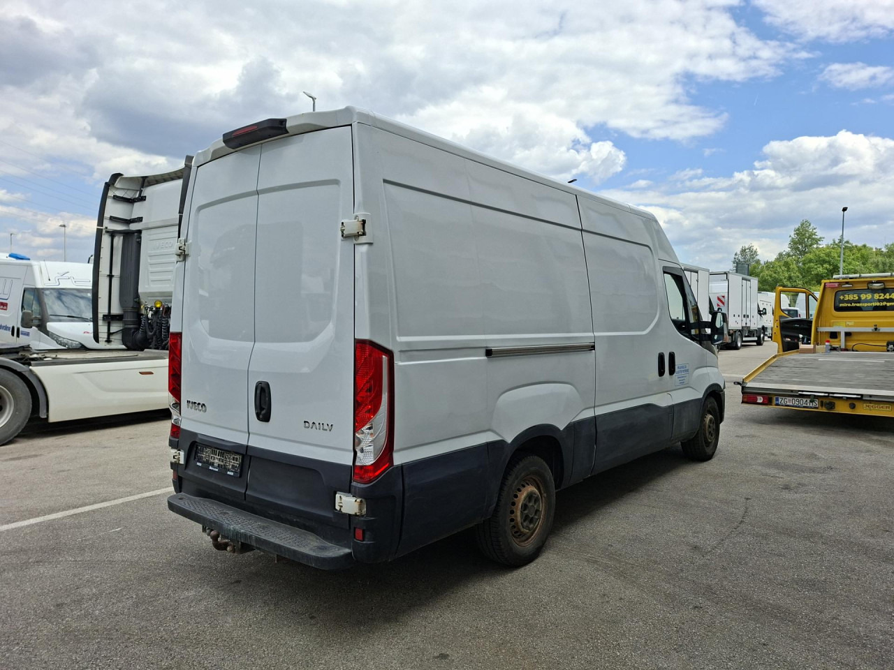 IVECO Daily 35S13V - Furgão de passageiros: foto 4 IVECO Daily 35S13V - Furgão de passageiros: foto 4