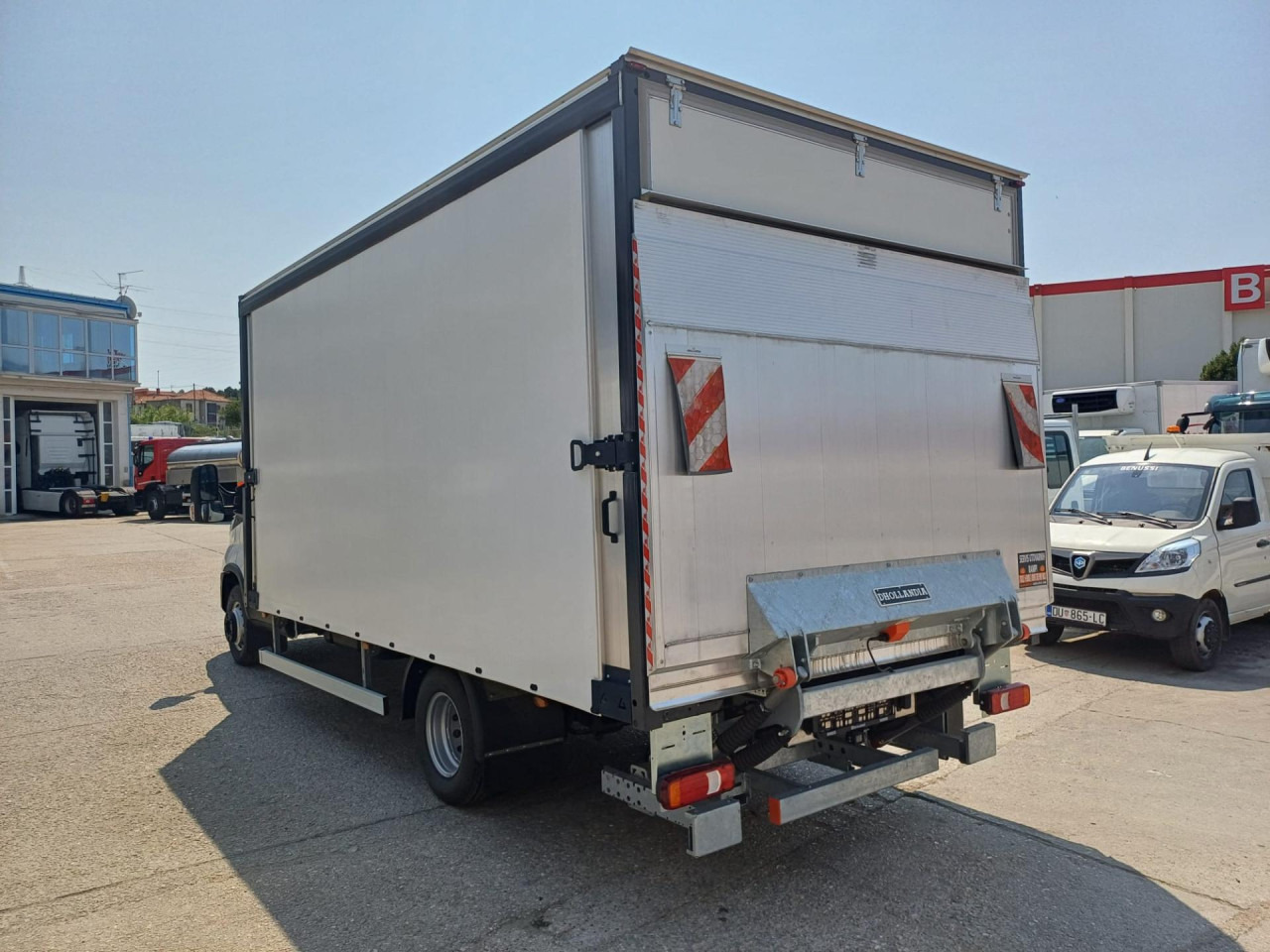 IVECO Daily 70C18H - Carrinha de lona: foto 5 IVECO Daily 70C18H - Carrinha de lona: foto 5