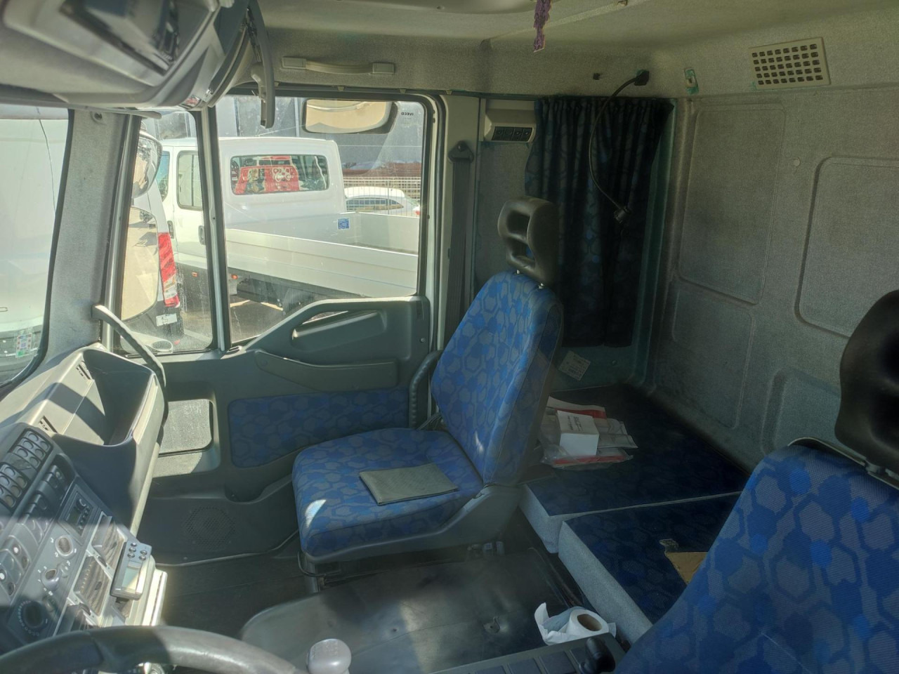 IVECO Eurocargo ML150E24 - Camião frigorífico: foto 3 IVECO Eurocargo ML150E24 - Camião frigorífico: foto 3