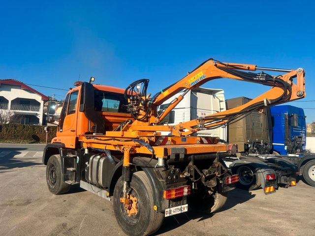 Unimog U500 4x4, Boeschungsmaehwerk Mulag - Camião: foto 1 Unimog U500 4x4, Boeschungsmaehwerk Mulag - Camião: foto 1