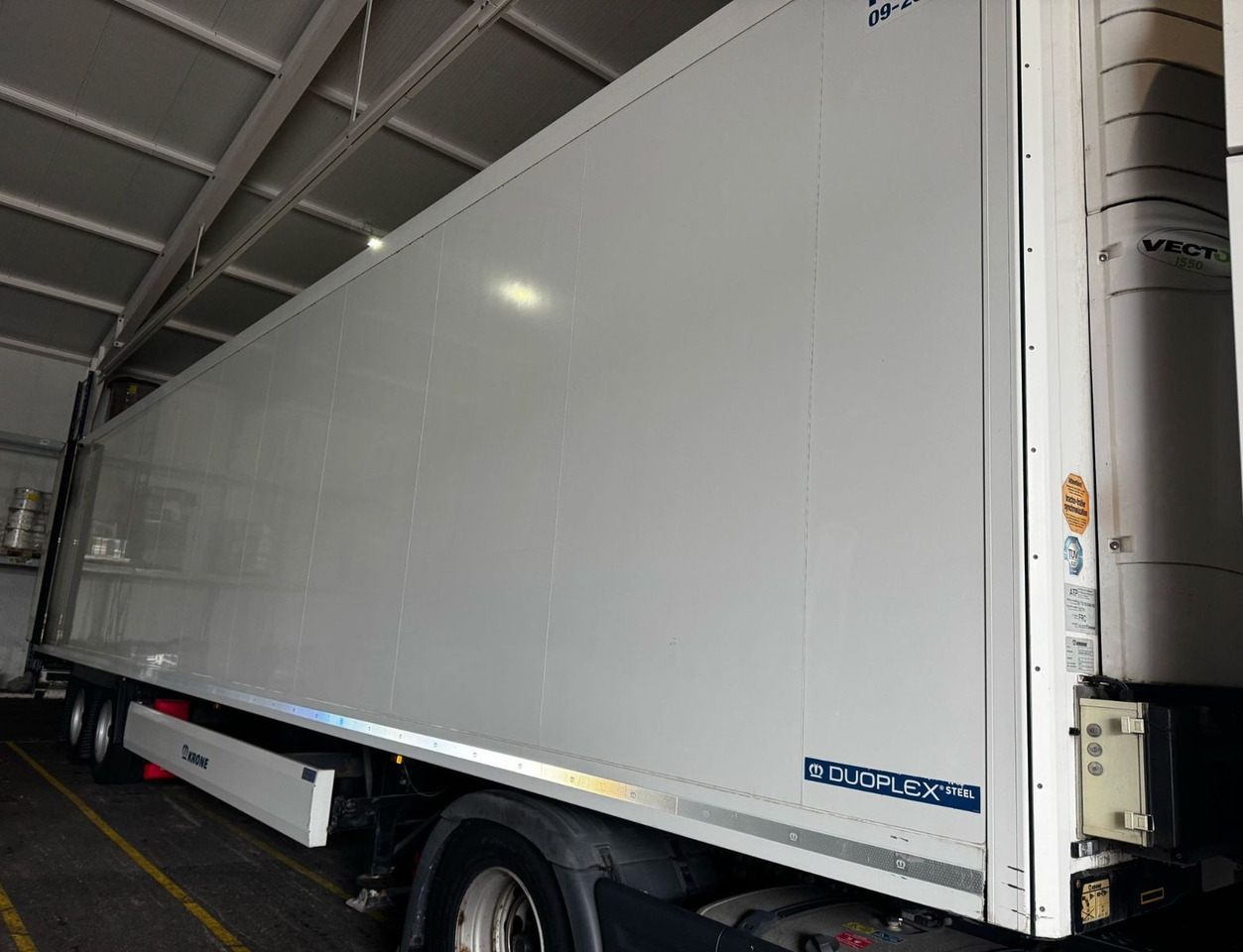 Krone SZ,Carrier Vector1550, -20C°,Duoplex steel - Semi-reboque furgão: foto 1 Krone SZ,Carrier Vector1550, -20C°,Duoplex steel - Semi-reboque furgão: foto 1