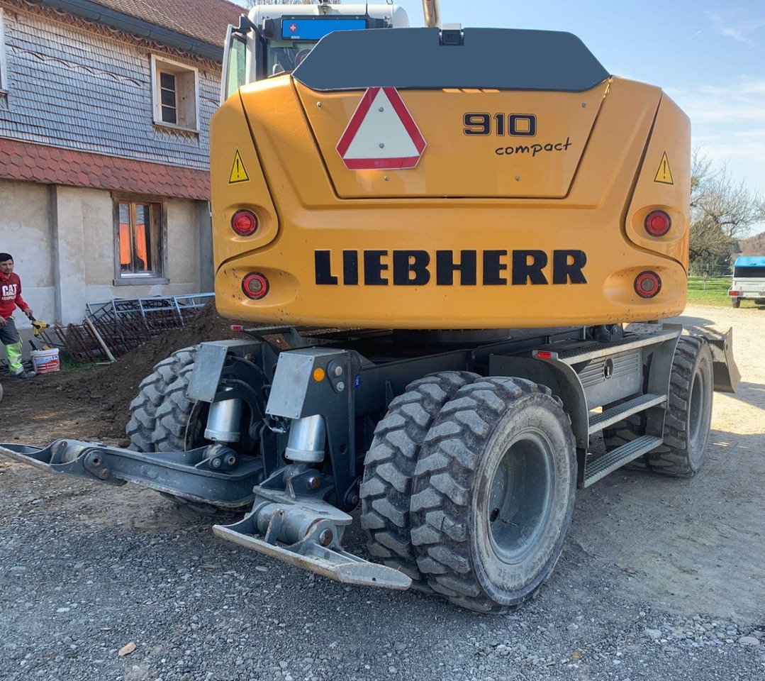 Liebherr A910 Compact Litronic,3 Schaufeln,Schnellwechsle - Escavadeira de rodas: foto 5 Liebherr A910 Compact Litronic,3 Schaufeln,Schnellwechsle - Escavadeira de rodas: foto 5