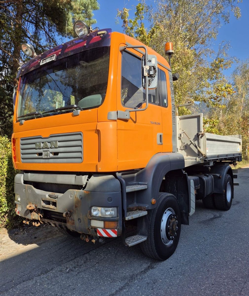 MAN 18.313 FAK 4x4, E3, ohne Kran - Camião basculante: foto 1 MAN 18.313 FAK 4x4, E3, ohne Kran - Camião basculante: foto 1