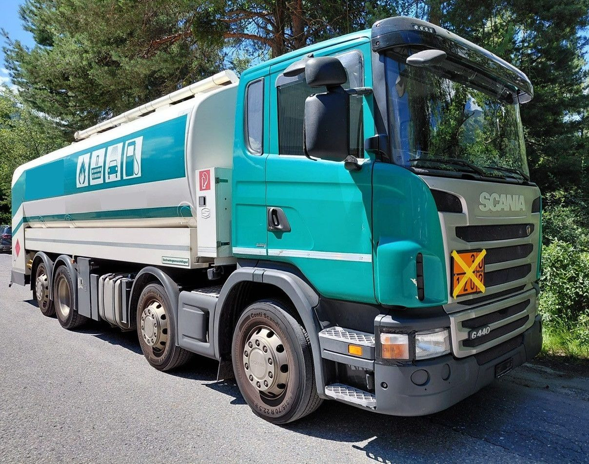 Scania G440 8x2, E5, Schwingenschloegel, 2 Kammern, ADR - Caminhão tanque: foto 1 Scania G440 8x2, E5, Schwingenschloegel, 2 Kammern, ADR - Caminhão tanque: foto 1