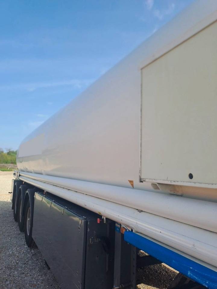 Schrader ADR, Treibstoff Diesel/Benzin, 4 Kammern, Sening Schrader ADR, Treibstoff Diesel/Benzin, 4 Kammern, Sening - Semirreboque tanque: foto 5 Schrader ADR, Treibstoff Diesel/Benzin, 4 Kammern, Sening Schrader ADR, Treibstoff Diesel/Benzin, 4 Kammern, Sening - Semirreboque tanque: foto 5