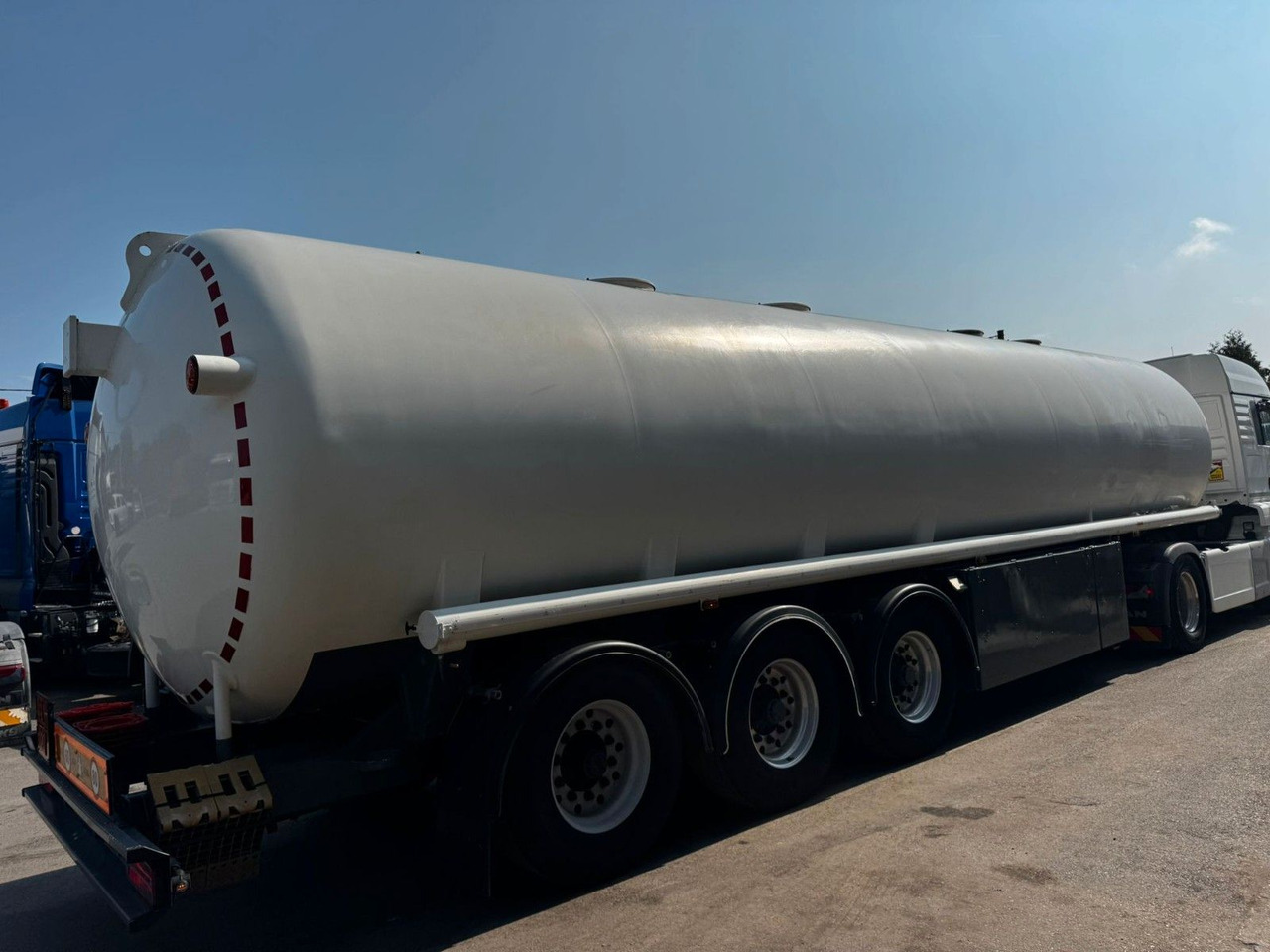 Schrader Treibstoff Diesel/Benzin, 4 Kammern, Sening - Semirreboque tanque: foto 3 Schrader Treibstoff Diesel/Benzin, 4 Kammern, Sening - Semirreboque tanque: foto 3