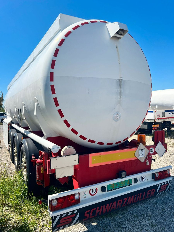 Schwarzmüller TS 3/E ADR, 6 Kammern Treibstoff Fuel - Semirreboque tanque: foto 3 Schwarzmüller TS 3/E ADR, 6 Kammern Treibstoff Fuel - Semirreboque tanque: foto 3