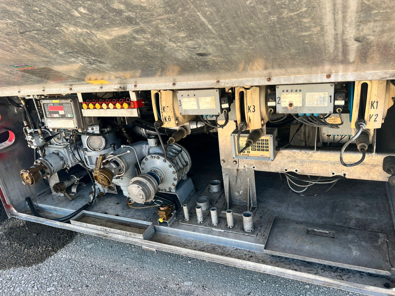 Leasing de  Schwarzmüller TS 3/E ADR, 6 Kammern Treibstoff Fuel Schwarzmüller TS 3/E ADR, 6 Kammern Treibstoff Fuel: foto 17