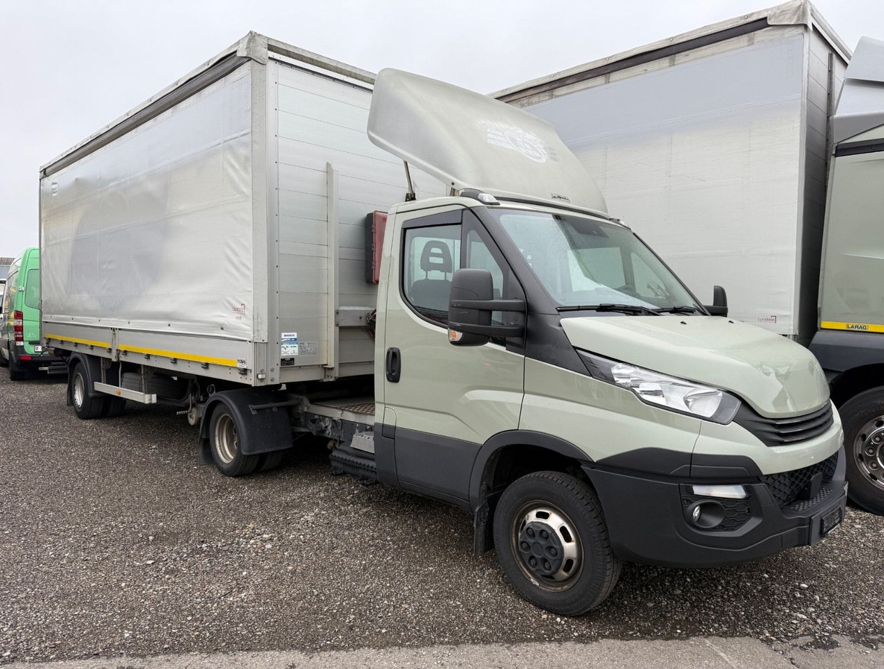 Iveco 50C18T Daily 4x2,E6,mit Auflieger Mobas 7.5 Lade - Tractor: foto 1 Iveco 50C18T Daily 4x2,E6,mit Auflieger Mobas 7.5 Lade - Tractor: foto 1