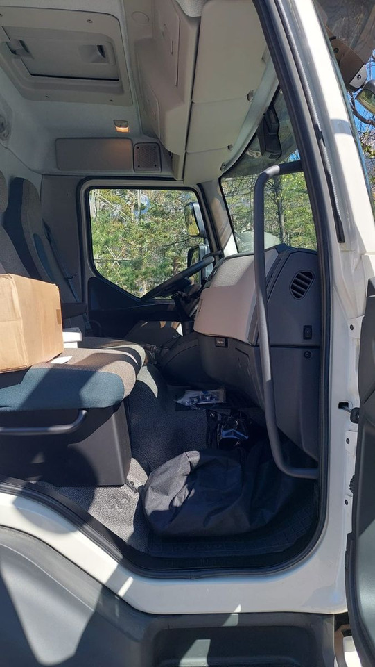 Leasing de Volvo FL280 4x2, E6, Wohnwagen + 2 Pferdeplaetze Volvo FL280 4x2, E6, 7.40m Chassis, Fahrgestell Volvo FL280 4x2, E6, Wohnwagen + 2 Pferdeplaetze Volvo FL280 4x2, E6, 7.40m Chassis, Fahrgestell: foto 11