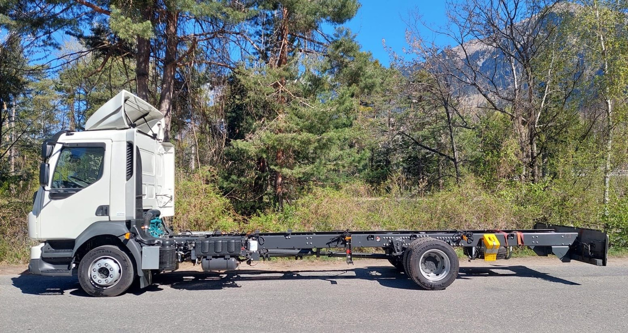 Leasing de Volvo FL280 4x2, E6, Wohnwagen + 2 Pferdeplaetze Volvo FL280 4x2, E6, 7.40m Chassis, Fahrgestell Volvo FL280 4x2, E6, Wohnwagen + 2 Pferdeplaetze Volvo FL280 4x2, E6, 7.40m Chassis, Fahrgestell: foto 6