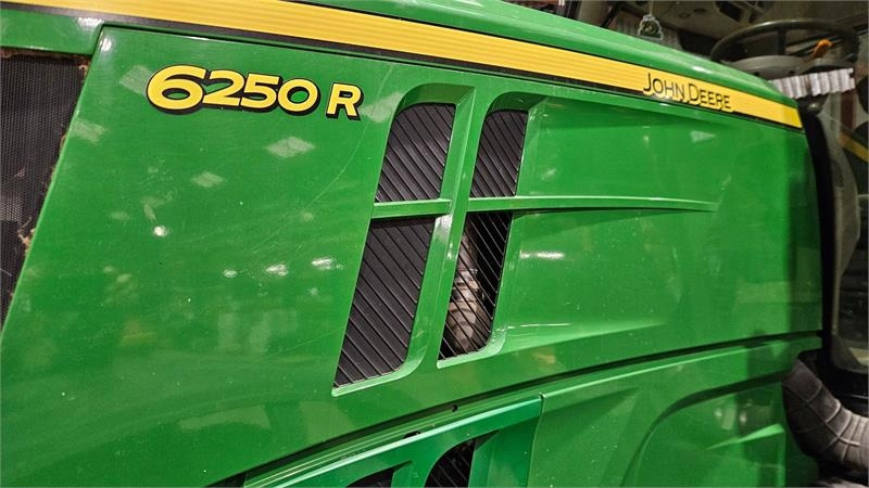 John Deere 6250R Ultimate Edition  - Trator: foto 4 John Deere 6250R Ultimate Edition  - Trator: foto 4
