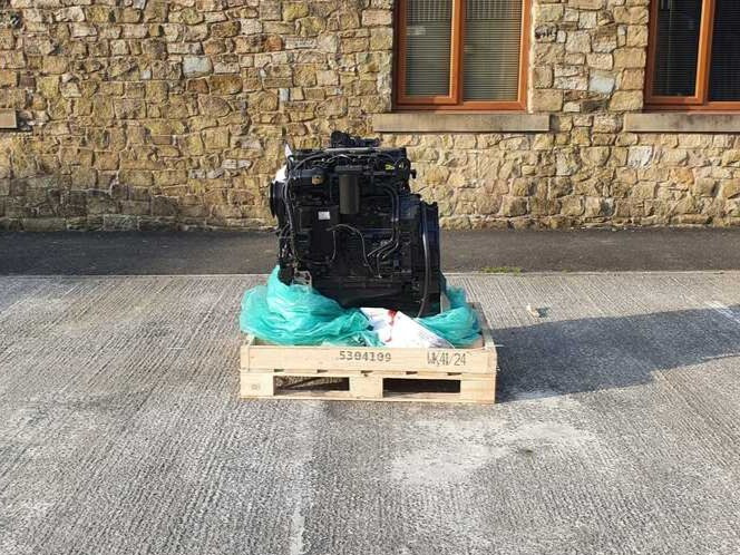 Cummins QSB4.5 Engine 104 kW - Motor por Máquina de construção: foto 1 Cummins QSB4.5 Engine 104 kW - Motor por Máquina de construção: foto 1
