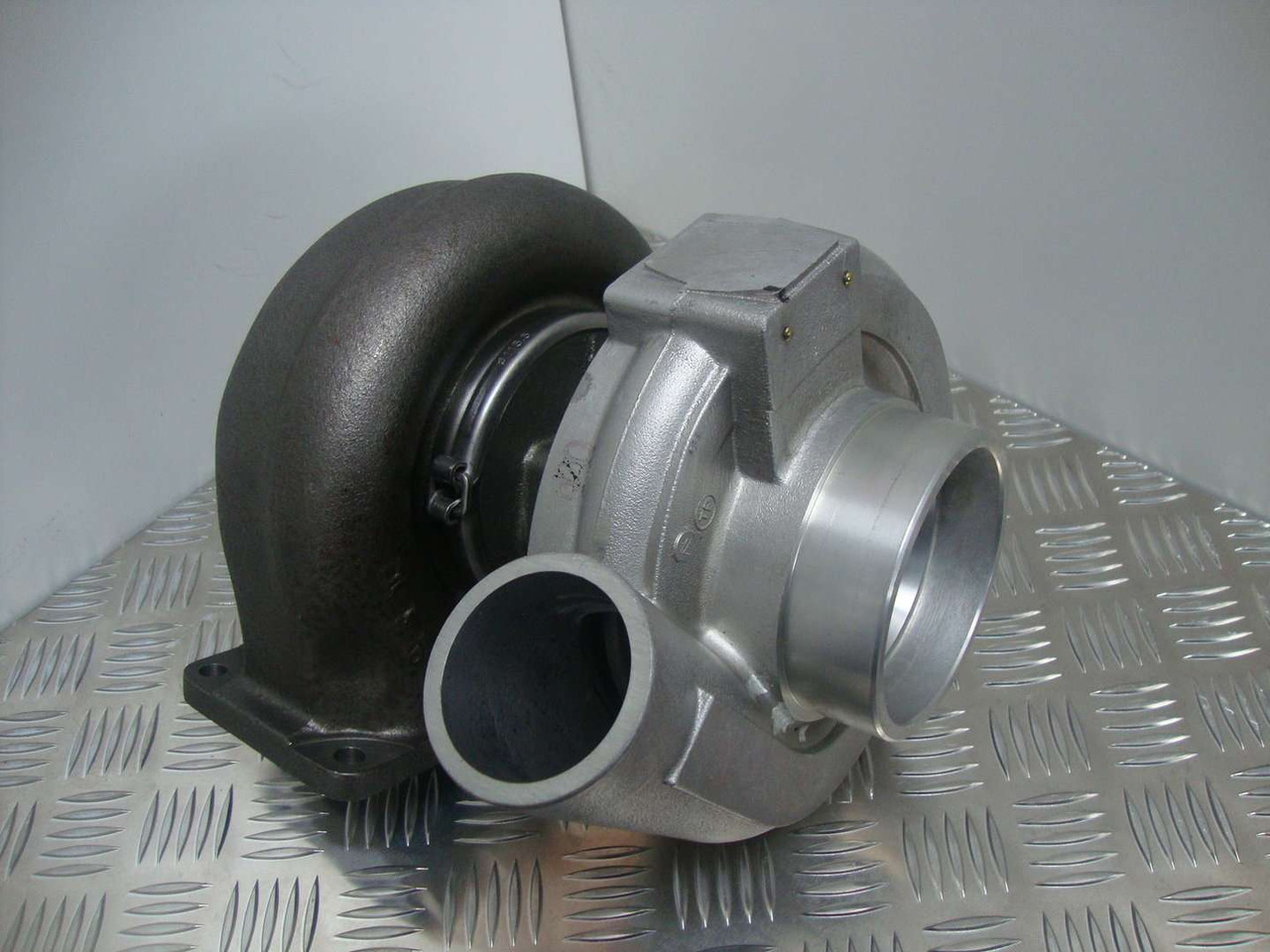 ISUZU 6sd1 Turbo TQB02 JS330 1144003341 1144003340 02/800650 - Motor e peças por Máquina de construção: foto 1 ISUZU 6sd1 Turbo TQB02 JS330 1144003341 1144003340 02/800650 - Motor e peças por Máquina de construção: foto 1