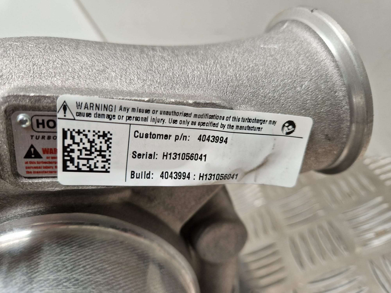 Iveco Generator Turbocharger Holset 4043994 - Motor e peças por Máquina de construção: foto 4 Iveco Generator Turbocharger Holset 4043994 - Motor e peças por Máquina de construção: foto 4
