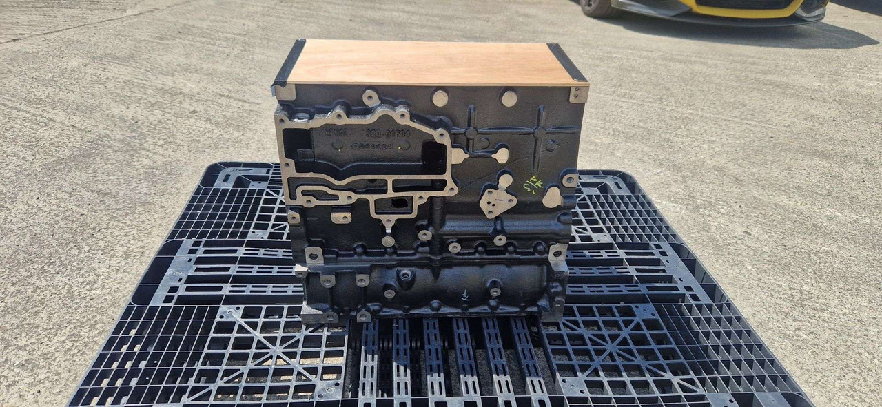 JCB 320/01606 Genuine block bedplate assembly T2 - Motor por Máquina de construção: foto 5 JCB 320/01606 Genuine block bedplate assembly T2 - Motor por Máquina de construção: foto 5