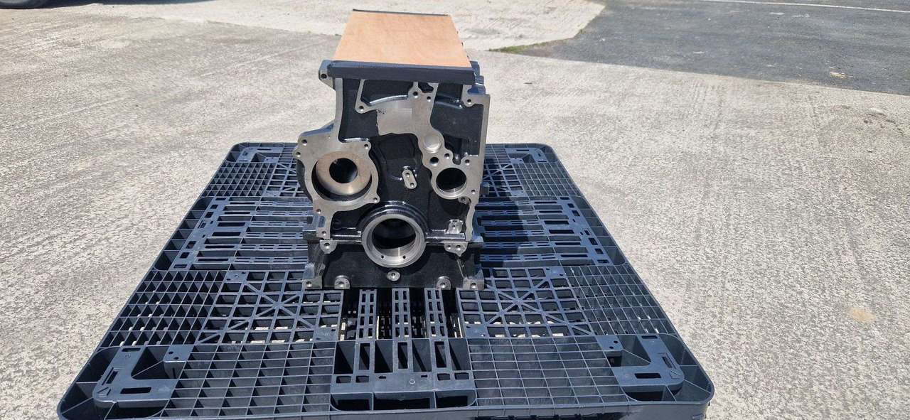JCB 320/01606 Genuine block bedplate assembly T2 - Motor por Máquina de construção: foto 2 JCB 320/01606 Genuine block bedplate assembly T2 - Motor por Máquina de construção: foto 2