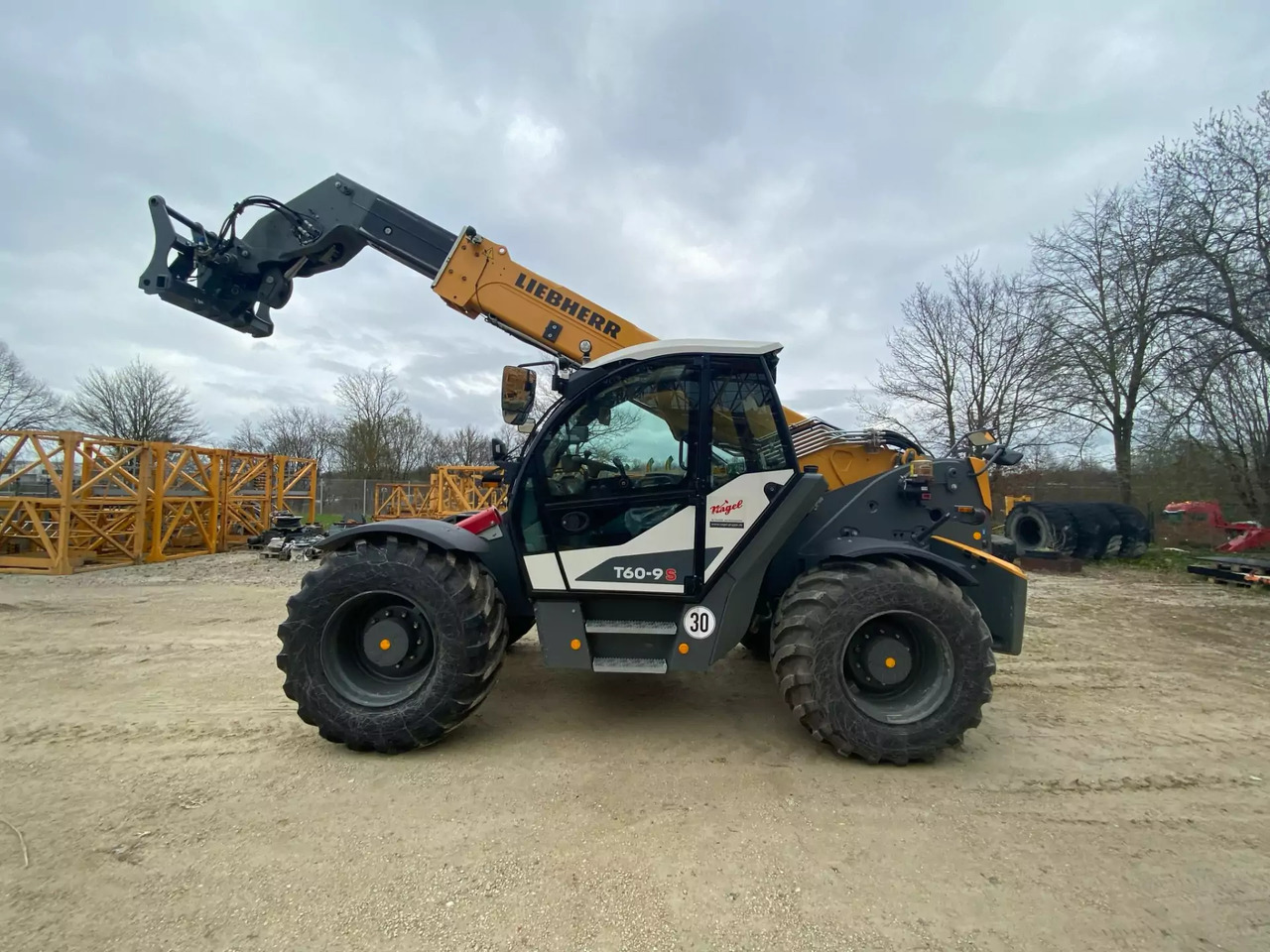 2023 Liebherr T 60-9s - Empilhador telescópico: foto 5 2023 Liebherr T 60-9s - Empilhador telescópico: foto 5